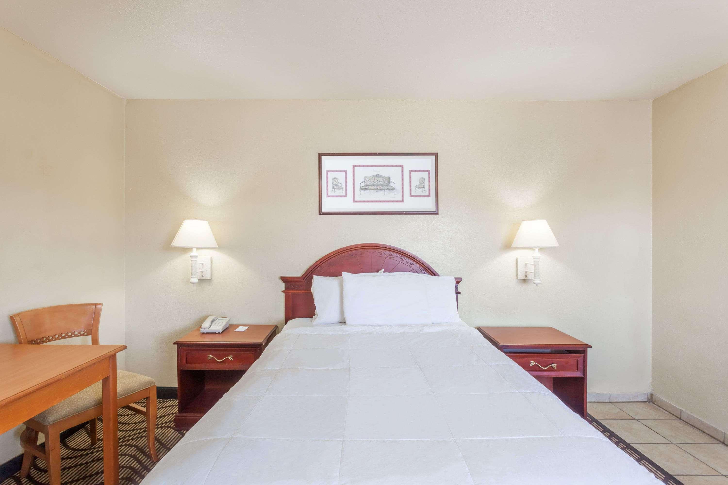 Travelodge By Wyndham Victorville Esterno foto