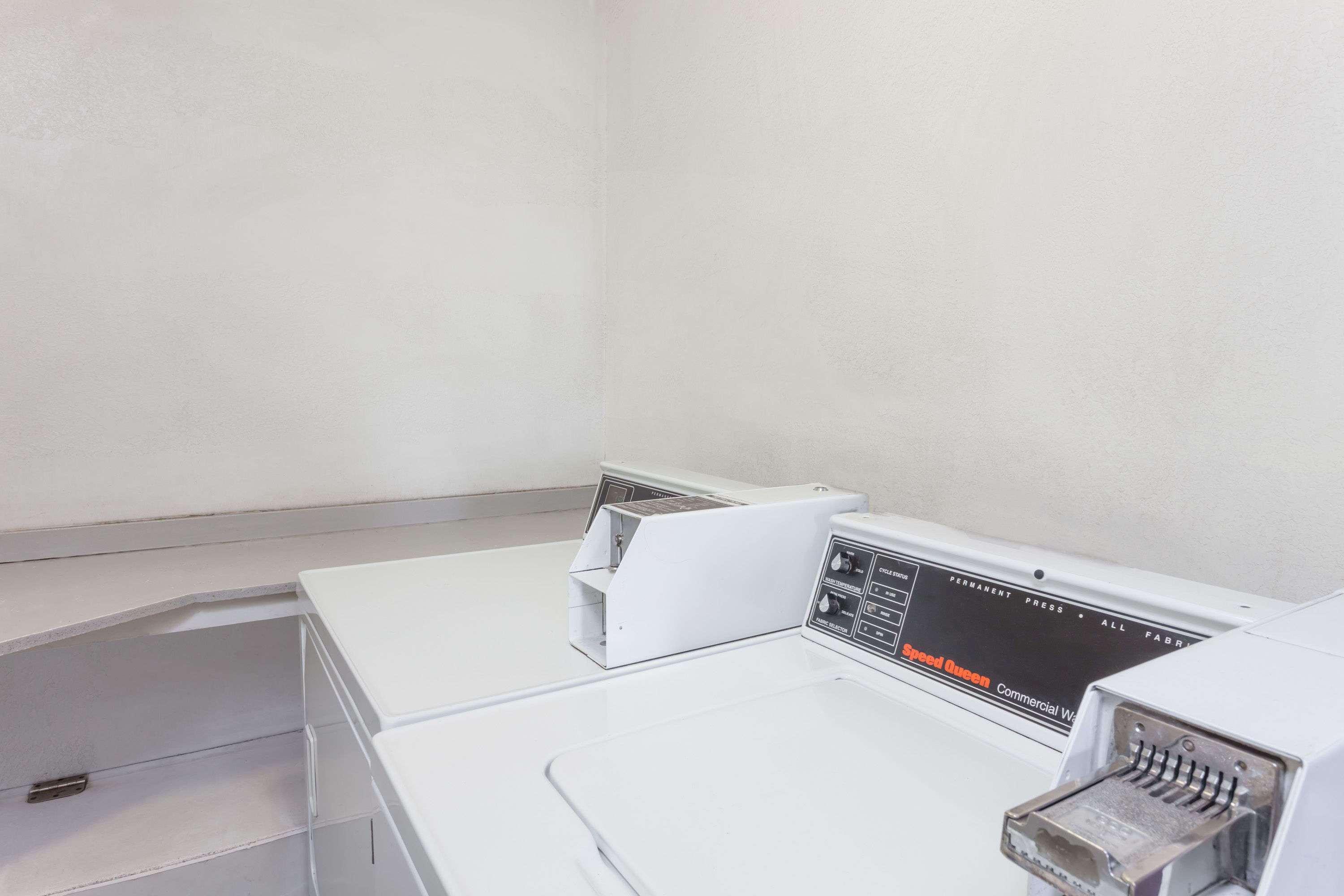 Travelodge By Wyndham Victorville Esterno foto