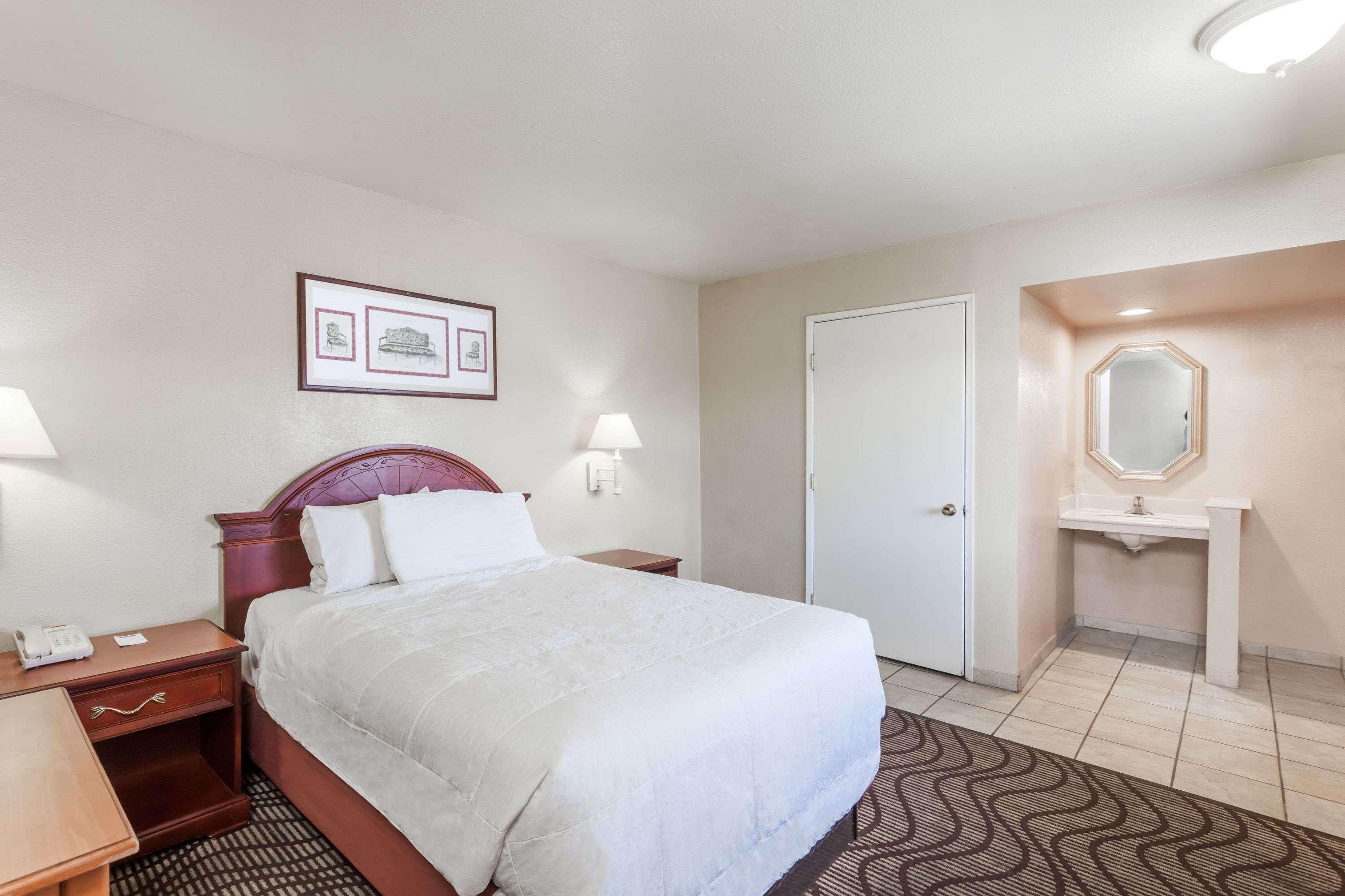 Travelodge By Wyndham Victorville Esterno foto