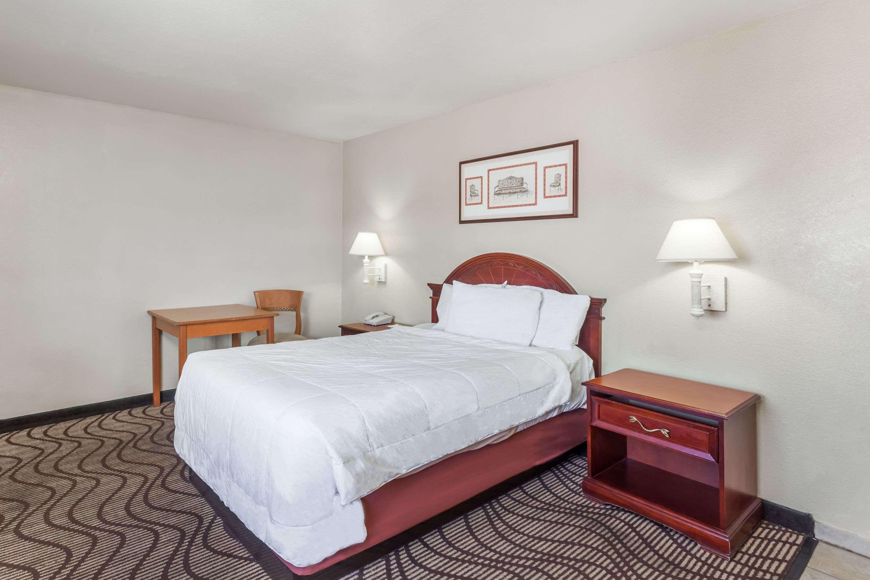 Travelodge By Wyndham Victorville Esterno foto