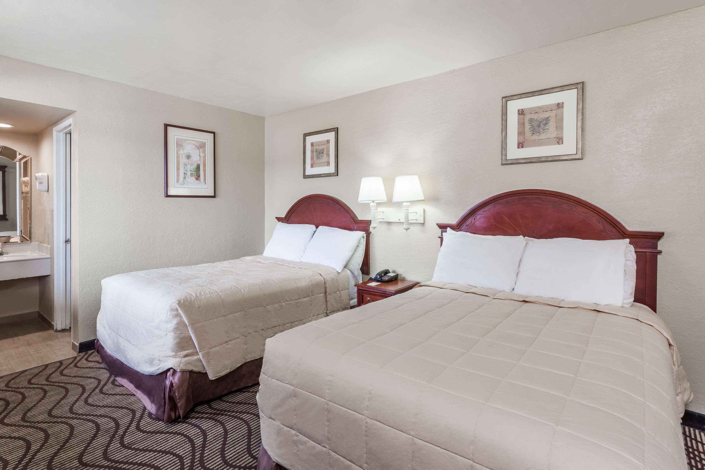 Travelodge By Wyndham Victorville Esterno foto