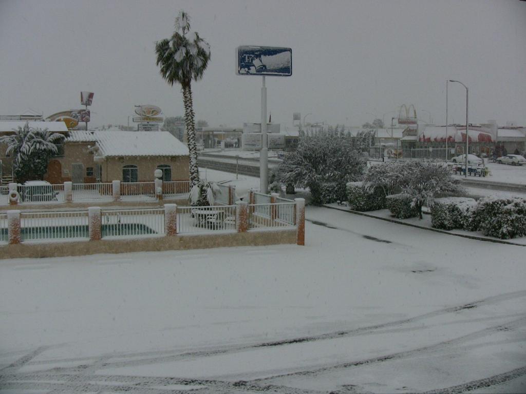 Travelodge By Wyndham Victorville Esterno foto