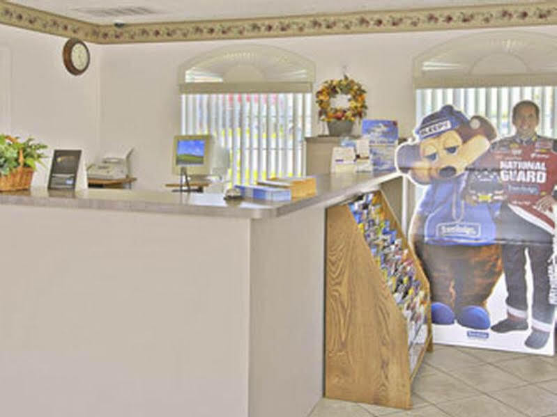 Travelodge By Wyndham Victorville Esterno foto